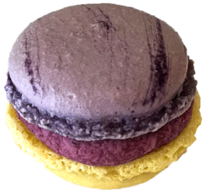 Ganache au citron et au cassis (Amande, lécithine de soja, œuf, lait)