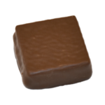 Ganache au chocolat au lait avec 43.5% de cacao (sulfite, lait, lécithine de soja)